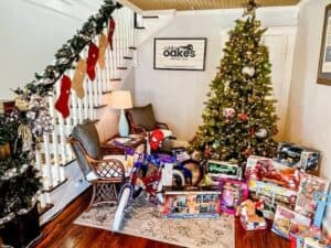 robby oakes christmas office